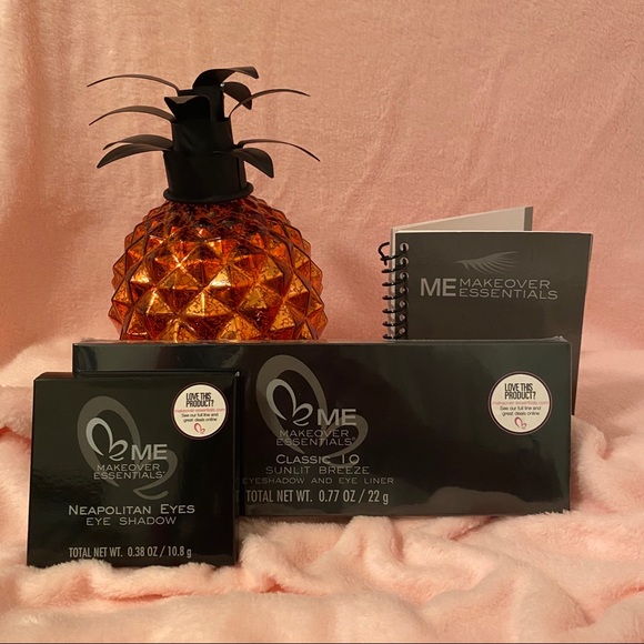 Makeover Essentials Bundle - Picture 2 of 9